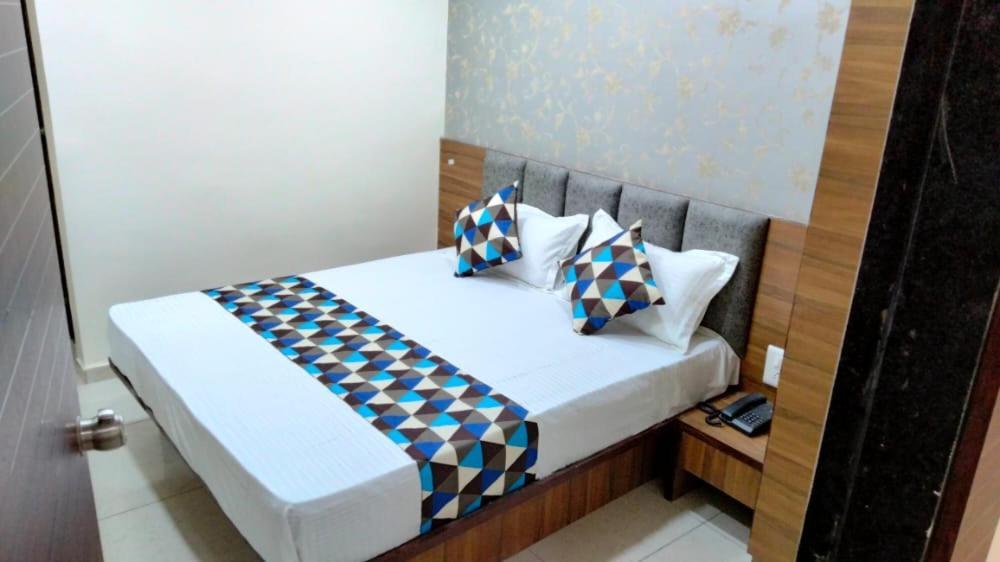 Hotel Atlanta Amhedabad Dış mekan fotoğraf