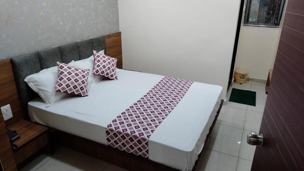 Hotel Atlanta Amhedabad Dış mekan fotoğraf