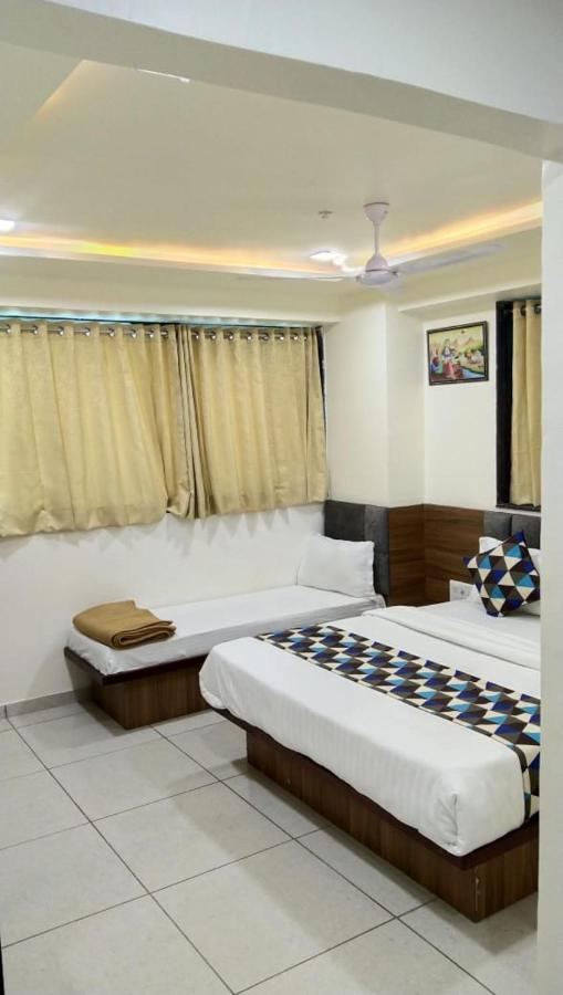 Hotel Atlanta Amhedabad Dış mekan fotoğraf